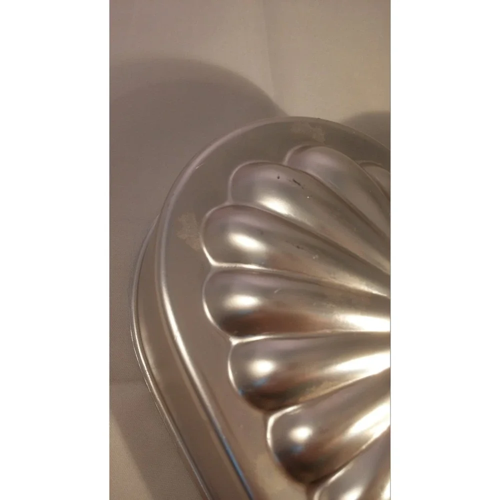 Vintage heart shaped‎ copper Jello mold